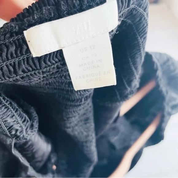 H&M Black Moire Fabric Long‎ Mutton Sleeve Top Size 12 - Picture 5 of 5